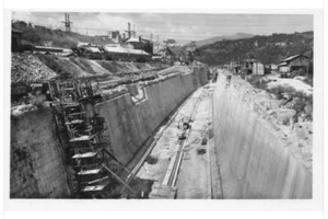 DEP 01 BARRAGE ET USINE DE GENISSIAT CANAL EVACUATEUR DE SURFACE - Picture 1 of 1