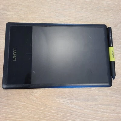 Wacom Bamboo Pen CTL-470 Tablet And Stylus Tested And Works With New Nub - Image 1 of 4