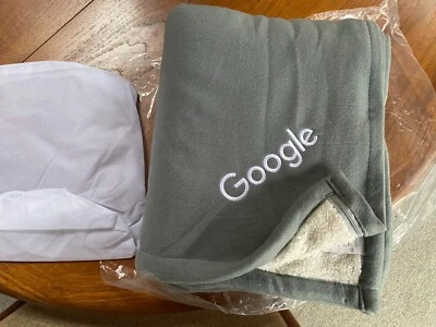 New Untagged Grey/Cream Fleece Google Throw with Zip near Logo (130cm x 180cm) - Image 1 of 3