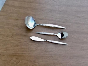 ONEIDA COMMUNITY * VENETIA* ( LOT OF 3 ) SERVING PCS. GRAVY LADLE,SUGAR,BUTTER - Picture 1 of 4