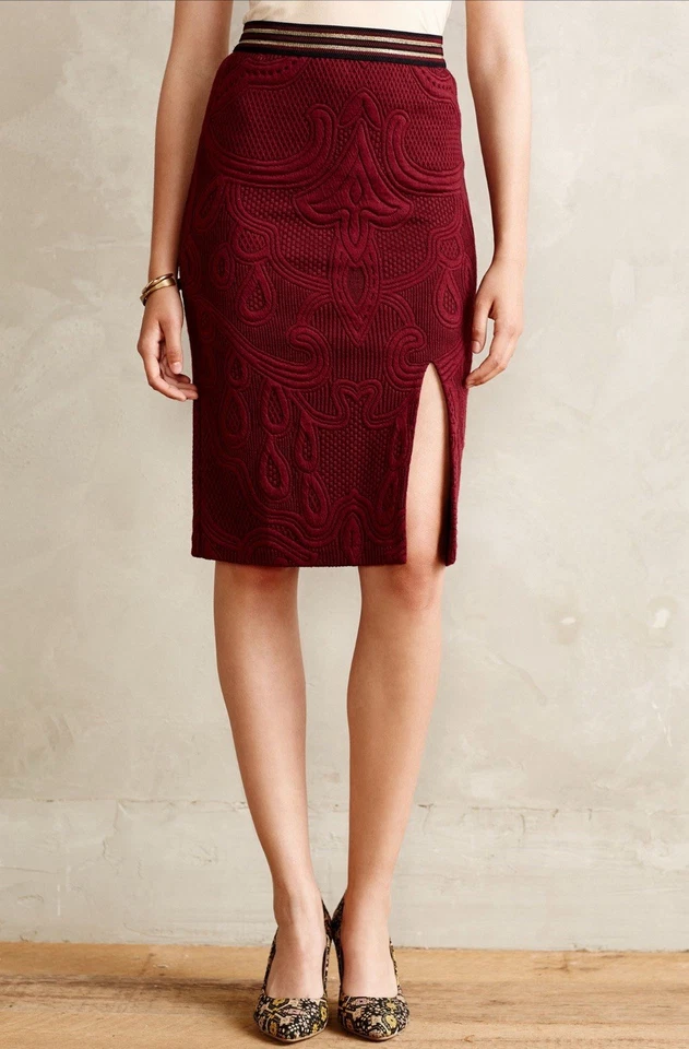 Saia lápis ANTHROPOLOGIE Maeve tamanho GRANDE fenda jacquard vinho cranberry puxar - Imagem 1 de 4
