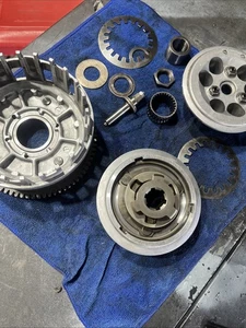 Buje de cesta embrague Suzuki GSXR 750 2006 2007 06 07 OEM - Imagen 1 de 21