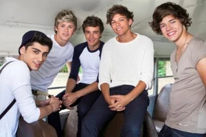 527828 ONE DIRECTION Photo 1 16x12 WALL PRINT POSTER - Picture 1 of 7