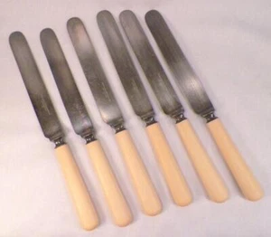 6 Dinner Knives Meridan Cutlery Co. Cream Plastic Handles Silverplate Vintage - Picture 1 of 7