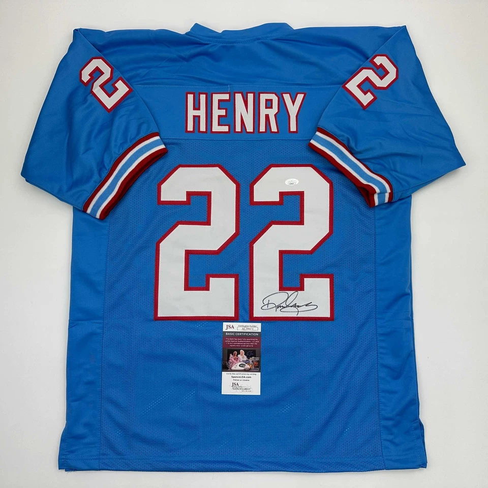 Camiseta deportiva retro azul claro autografiada/firmada Derrick Henry Tennessee certificado de autenticidad JSA Foto 1 de 4