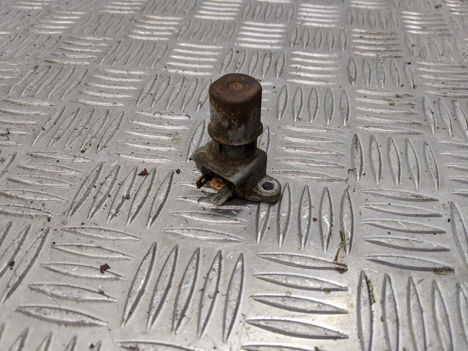 MORRIS MINOR 1000 1965 DIM DIP HEADLIGHT SWITCH - Image 1 of 4