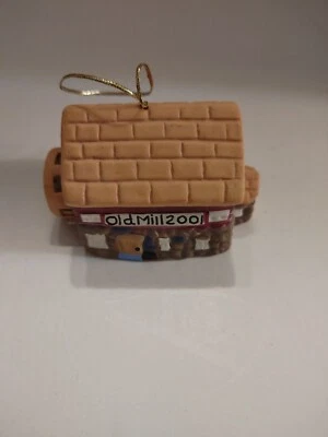 Badcock Old Mill Building 2001 porcelana campana de Navidad pueblo miniatura G7 Foto 1 de 4