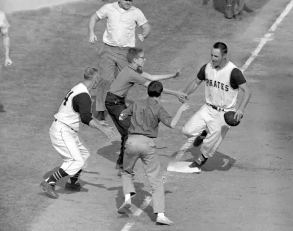 1960 Pittsburgh Pirates BILL MAZEROSKI Glossy 8x10 Photo World Series Poster - Image 1 of 1