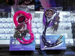 Portachiavi ciondolo League of Legends Teamfight Tactics Caitlyn Irelia Vi regalo - Foto 1 di 9