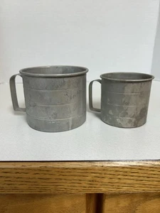 Tazas medidoras de aluminio vintage de 1 y 2 tazas con mango y líneas de medición granja - Imagen 1 de 6