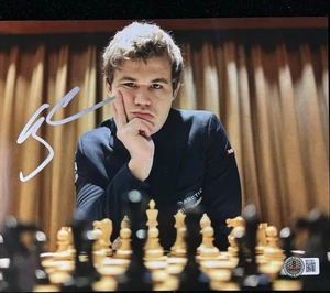 Magnus Carlsen Signed CHESS GRANDMASTER Champ 8x10 Photo BAS COA Autograph - Picture 1 of 2