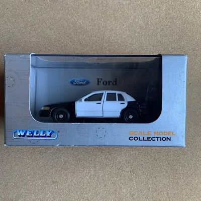 Welly Ford Police 1/43 Die cast Car - Image 1 of 4