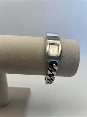 Reloj Waltham vintage para mujer. Pulsera de eslabones de cadena plateados 17 joyas. Tal cual.   Foto 1 de 4