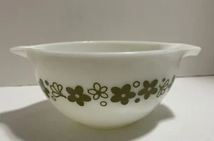 Pyrex 441 Spring Blossom Crazy Daisy Cinderella Mixing Bowl Green 1.5 Pint - Picture 1 of 6