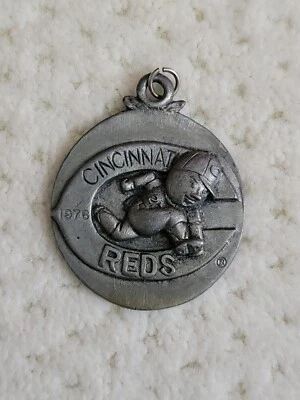 VTG 1976 CINCINNATI REDS WORLD SERIES CHAMPIONS PEWTER NECKLACE PENDANT - Image 1 of 2
