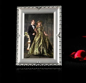 Cornice portafoto/foto retrò metallo argento 6"/7"/10" decorazione casa camera da letto scrivania/parete - Foto 1 di 6