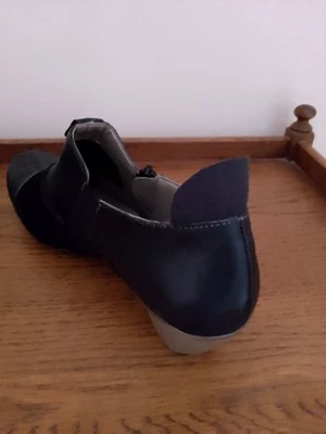 Pair of Rieker women's shoes size 8/42 - Image 1 of 4