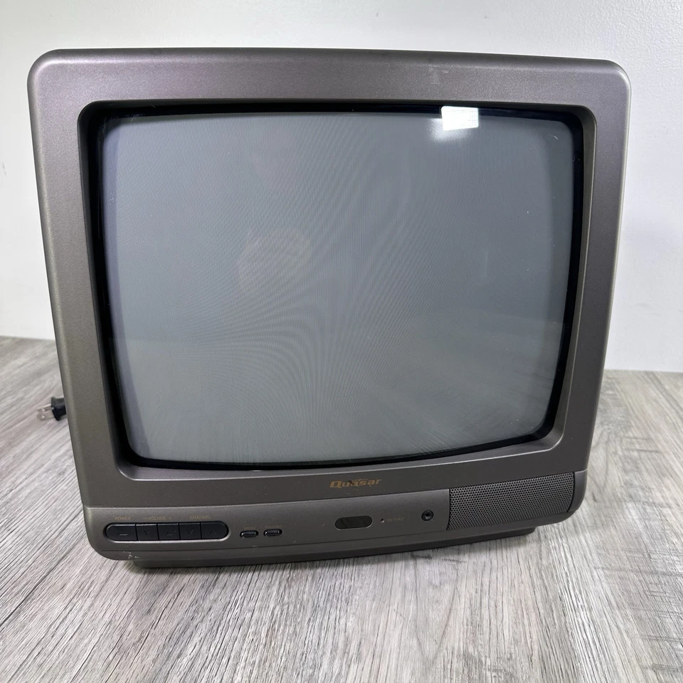 Quasar TP-1320HE 13" CRT TV Retro Gaming Tested Working - Image 1 of 4