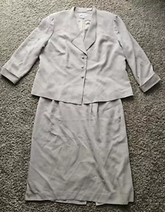 Albert Nipon Women's Detailed 2-Piece Skirt Suit Set Plus Size 22W Vintage Beige - Picture 1 of 23