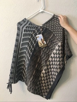 Baby Alpaca 🦙 Handmade Women Cape/Poncho OS made In PERU, BRAND NEW With tags - Image 1 of 4