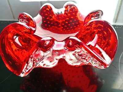 Perfect Murano Ruby to clear art glass bowl / ashtray with suspended bubbles! - Image 1 of 4