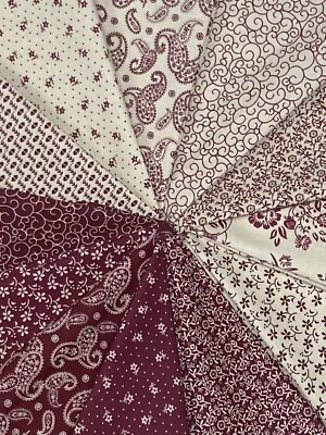 Paquete de 12 cuartos de grasa de tela de costura de algodón borgoña y marfil Foto 1 de 4
