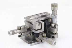 ETAPA DE ALINEACIÓN DE FIBRA NEWPORT M-561D-XYZ ULTRALIGNO DIESTRO CON M-561-INCLINADOR-LH - Imagen 1 de 10
