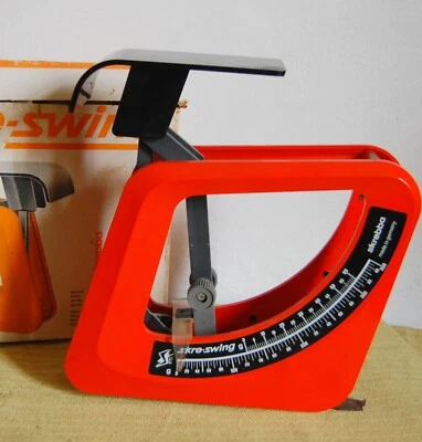 TRES BON ÉTAT.PESE LETTRE VINTAGE.PLASTIQUE ORANGE .DE MARQUE SKRE SWING.+BOITE - Image 1 of 4