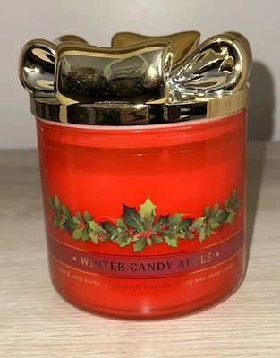 WINTER CANDY APPLE CANDLE 14.5 OZ  3 WICK BATH BODY WORKS GOLD BOW LID holiday - Image 1 of 2