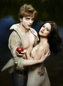Twilight ROBERT PATTINSON & KRISTEN STEWART Picture #4008 Edward & Bella - Picture 1 of 1