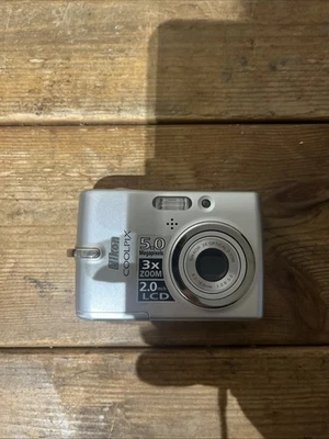 Nikon Coolpix L10 5.0 Megapixel. 2.0inch LCD - Faulty Lens Error Unit Only - Image 1 of 4