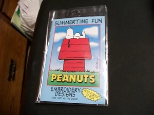 Snoopy Peanuts Summertime Fun Cartoons Embroidery Designs Multi-format CD + Disk - Picture 1 of 3