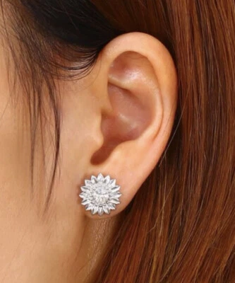 9K REAL WHITE GOLD FILLED FLOWER STUD EARRINGS MADE WITH SWAROVSKI CRYSTALS WG5 - Image 1 of 2
