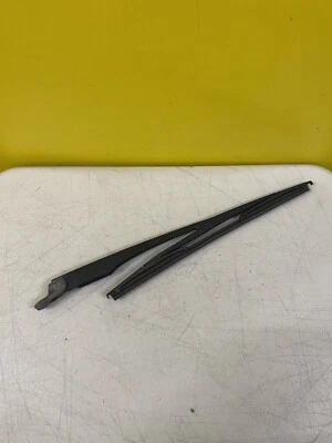 BRAZO Y CUCHILLA LIMPIAPARABRISAS TRASERO PEUGEOT 406 ESTATE / SIN TAPA TUERCA Foto 1 de 4