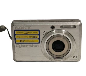 Sony Cyber-Shot DSC-S750 7,2 Mega Pixel 3x Zoom fotocamera digitale NON TESTATA E - Foto 1 di 7