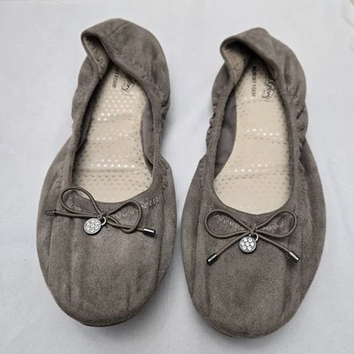 Pisos de ballet grises de espuma viscoelástica Faded Glory con arco decorativo y bling talla 10 Foto 1 de 4