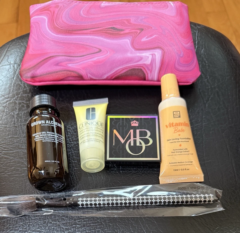 Bolsa Ipsy branca com 5 amostras   - Imagem 1 de 1