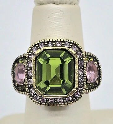 Anillo Heidi Daus Estilo Elegante Cuadrado Verde y Rosa Estrás Bisutería Foto 1 de 4