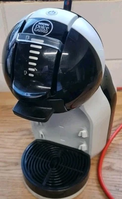 De’Longhi Dolce Gusto Mini Me Pod Kaffeemaschine Kaffeemaschine Nescafe gebraucht - Bild 1 von 4