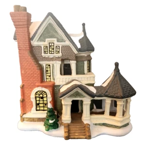 SANTA'S WORKSHOP O'WELL CHRISTMAS VILLAGE HOUSE - CHURCH MANOR & CORD - Picture 1 of 5