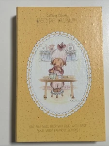 Vintage Hallmark 1973 Betsy Clark Recipe Album Library 72Recipe File Made in USA - Picture 1 of 7