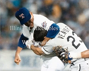 NOLAN RYAN TEXAS RANGERS ROBIN VENTURA CHICAGO WHITE SOX FIGHT 8X10 PHOTO - Picture 1 of 1