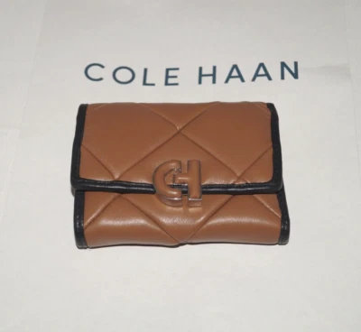NUEVO CON ETIQUETAS Auténtica Cartera de Mujer COLE HAAN GRAND SERIES BRYANT de Cuero Triple Plegable Foto 1 de 4