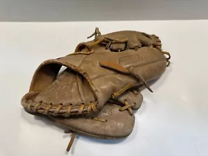 Vintage AHI R-101 Baseball Glove Made In Japan Right Hand Leather Man Cave - Picture 1 of 3