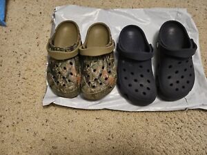 Boy's 2 PAIR WONDER NATION KIDS CLOGS SZ 4 YOUTH PREOWNED Good Condition