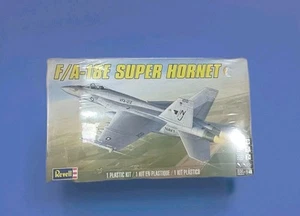 Vintage"Revell" F/A 18E SUPER HORNET 1:48 Scale Model Kit NAVY Skill5/85-5850 - Picture 1 of 1