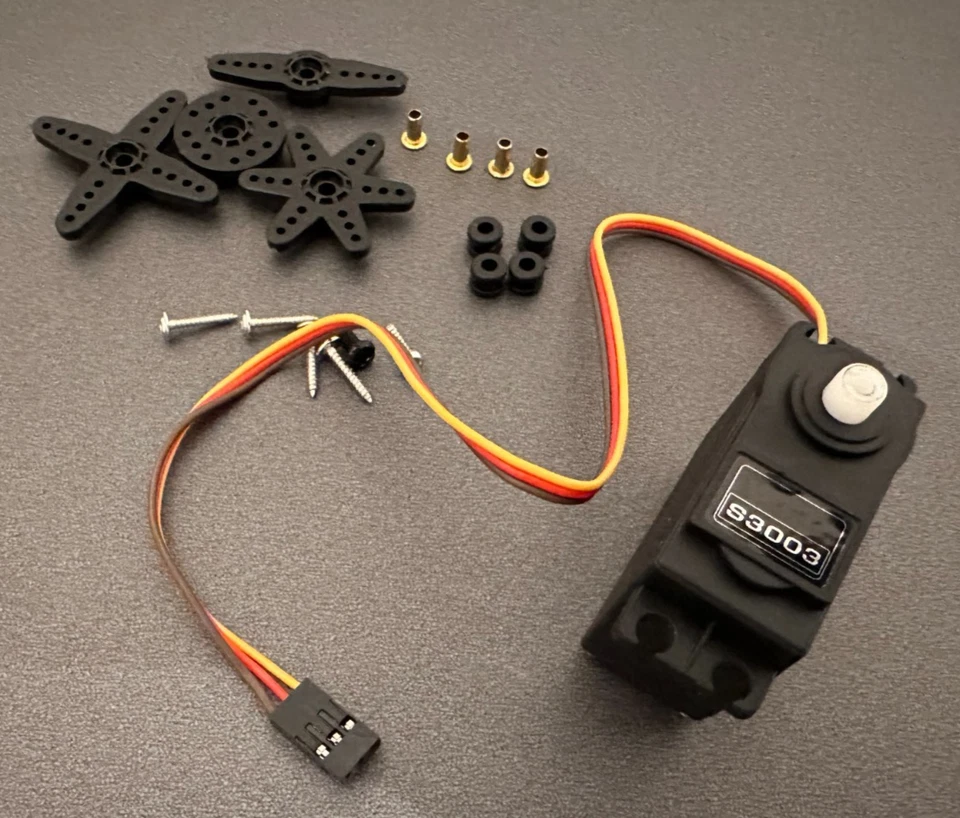 4x S3003 Futaba Digital Servo RC Auto Flugzeug Boot Standard Servo - Bild 1 von 4