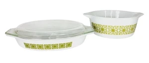 Set piatti e casseruola divisi coperti quadrati Pyrex Verde vintage anni 60 - Foto 1 di 17