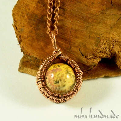 Colgante de cristal de coral fósil envuelto en alambre de cobre puro piedras preciosas auténticas Foto 1 de 4