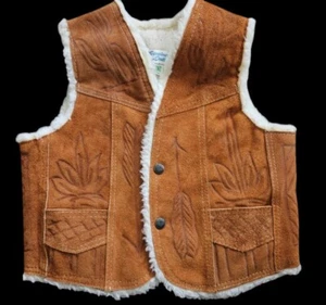 ~ NEW Sherpa Lined Embossed Indian Genuine Leather Vest Boys Size 14 - Picture 1 of 5